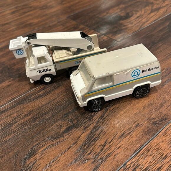 Vtg Mini Tonka Bell System Bucket Truck & Van 1979 in excellent shape for age